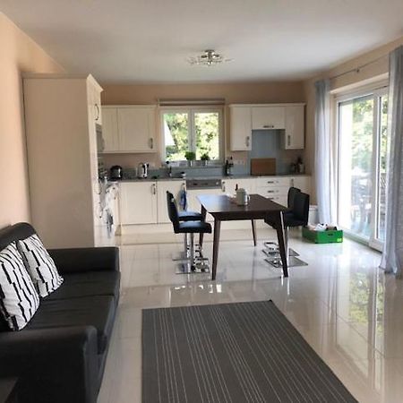Velden View Ferienwohnung Mit Grosser Sonnenterrasse Und See- Und Karawankenblick Velden am Wörthersee Exteriör bild