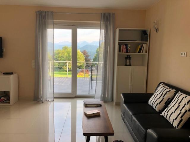 Velden View Ferienwohnung Mit Grosser Sonnenterrasse Und See- Und Karawankenblick Velden am Wörthersee Exteriör bild