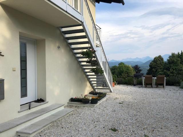 Velden View Ferienwohnung Mit Grosser Sonnenterrasse Und See- Und Karawankenblick Velden am Wörthersee Exteriör bild